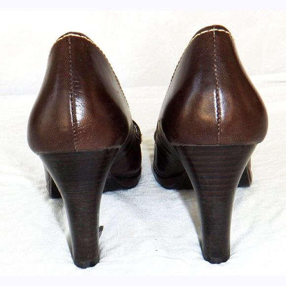 Liz Claiborne Flex brown leather heels - Picture 5 of 5